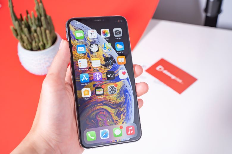 So sánh iPhone Xs với iPhone XR