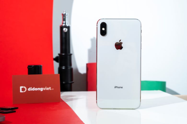 So sánh iPhone Xs với iPhone XR