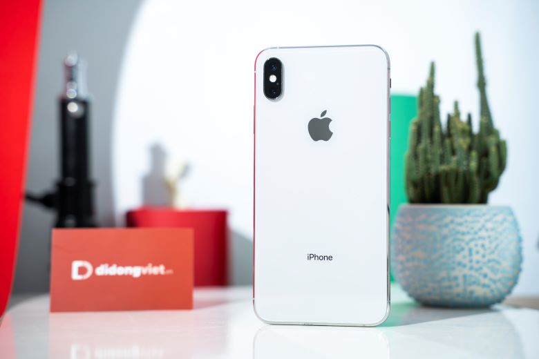 So sánh iPhone 8 Plus với XS