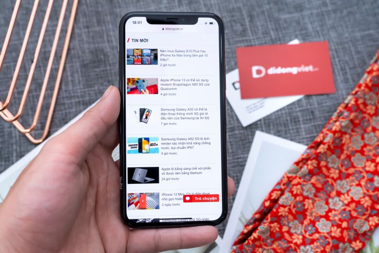 Qhathanisa i-iPhone 11 Pro ne-iPhone 11 Pro Max
