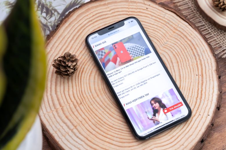 Qhathanisa i-iPhone 11 Pro ne-iPhone 11 Pro Max