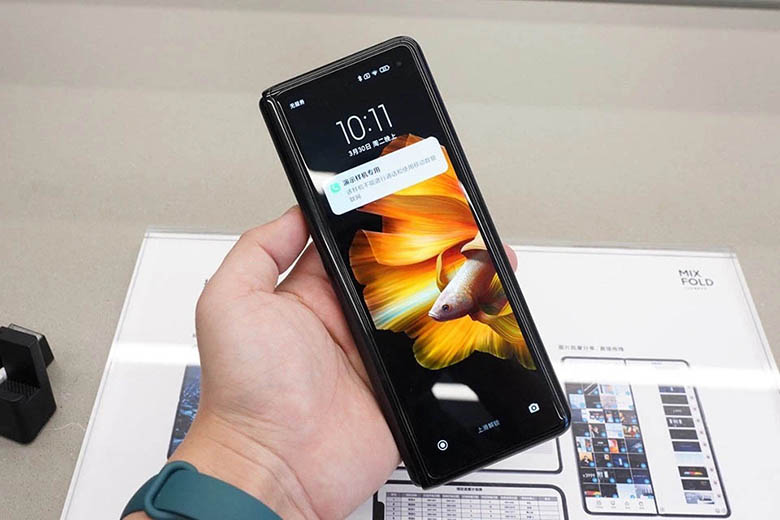 So sánh Galaxy Z Fold3 5G với Xiaomi Mi MIX Fold
