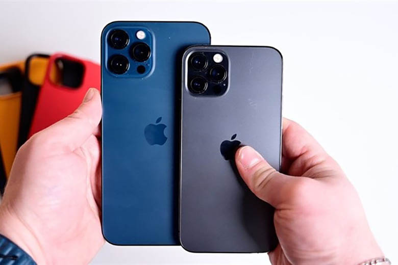 qhathanisa i-iphone 12 pro ne-iphone 12 pro max