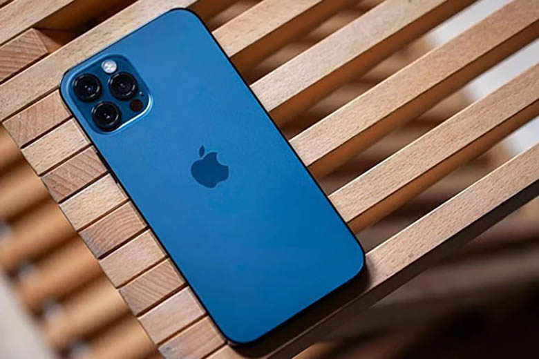 qhathanisa i-iphone 12 pro ne-iphone 12 pro max