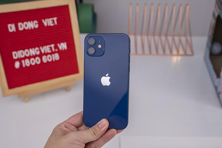 so sánh iphone 12 với iphone 13