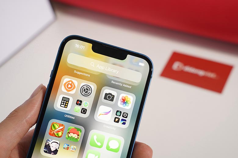 so sánh iphone 12 với iphone 13