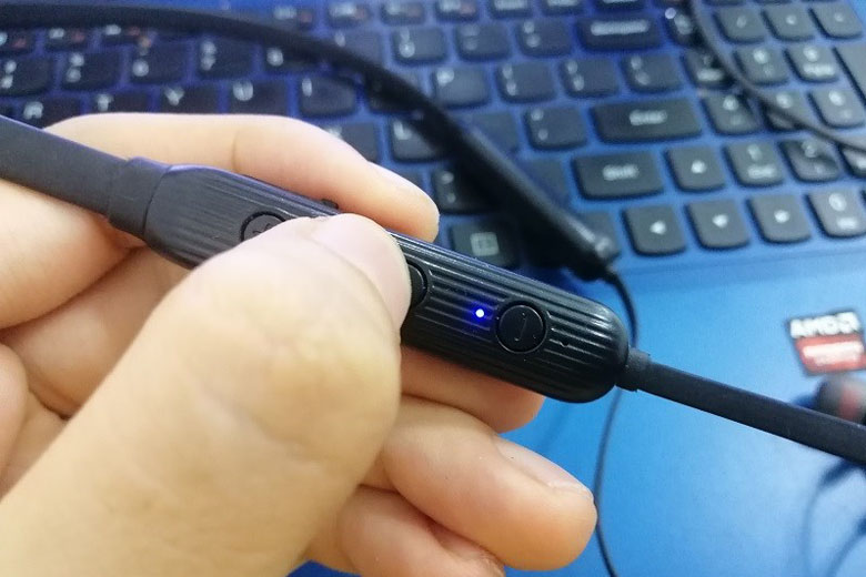 Cách sử dụng tai nghe Bluetooth